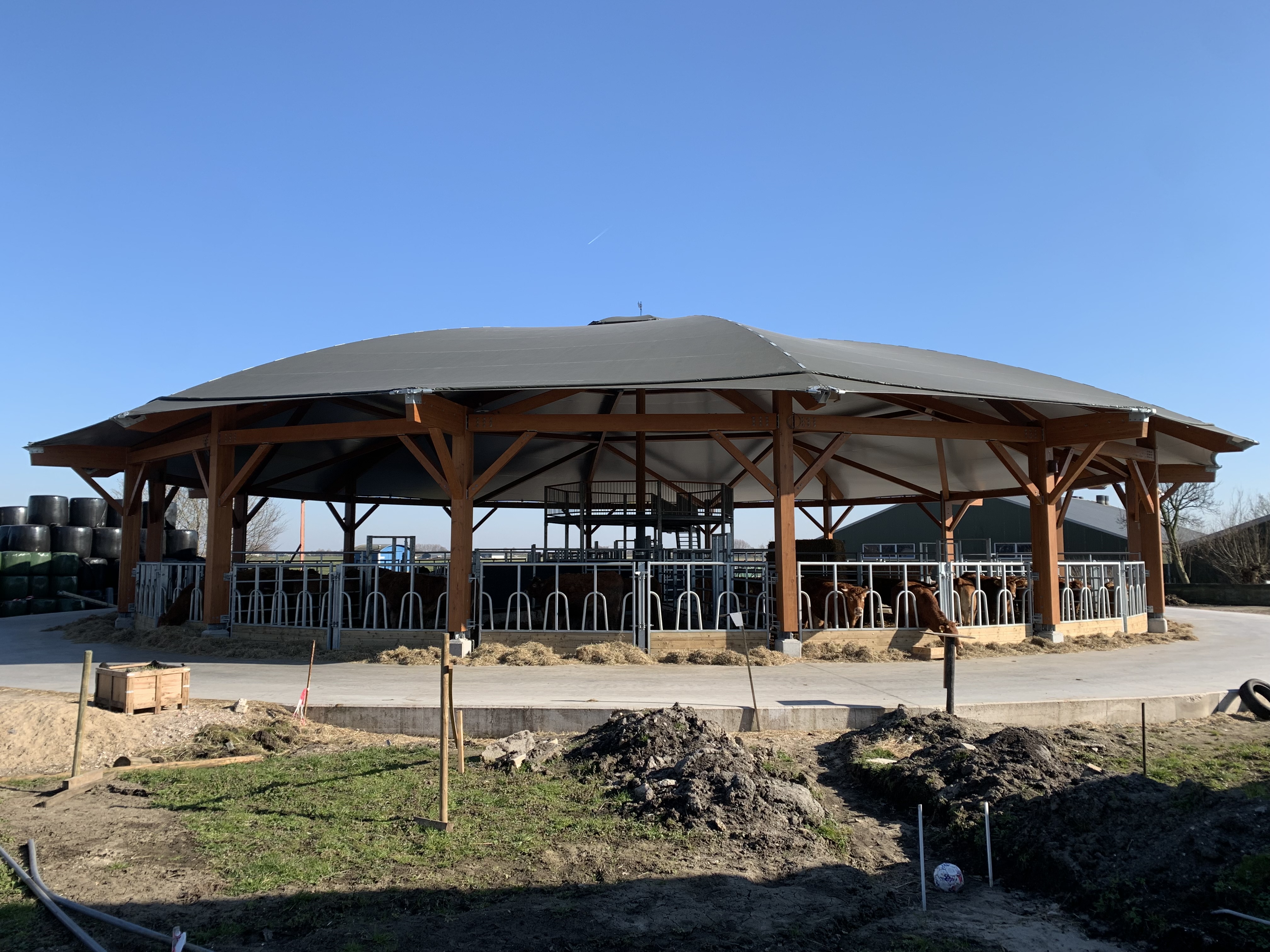 Opgeleverd Roundhouse 30 uit hout Hoeve Kazan