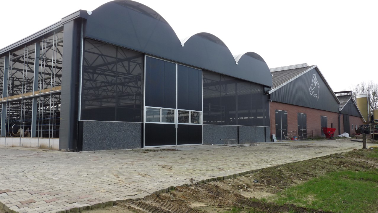 Opgeleverd Serrestal in Zenderen (Ov)