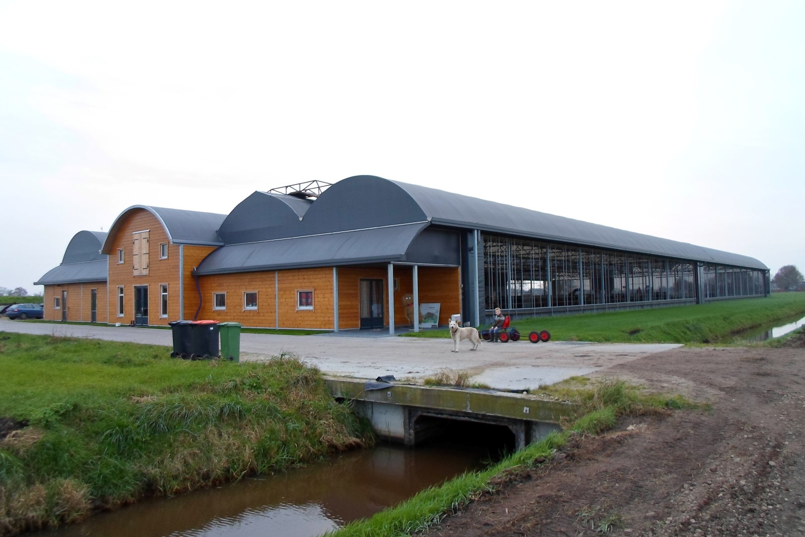 Serrestal met vrijloop in Vinkenbuurt (Ov)